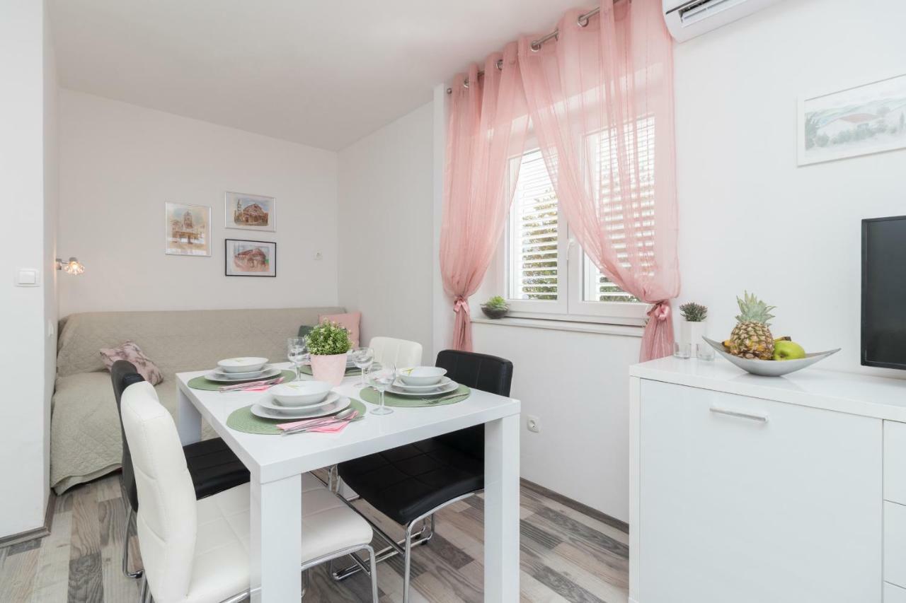 Apartman Roko เพทรอซาเน ภายนอก รูปภาพ